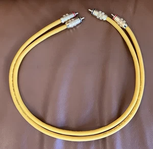 VAN DEN HUL D102 MK III STEREO AUDIO CABLE  0.6 METRE - Picture 1 of 4