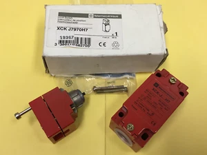 Telemecanique - P/N: XCK J7970H7 - Limit Switch - NEW - Picture 1 of 2