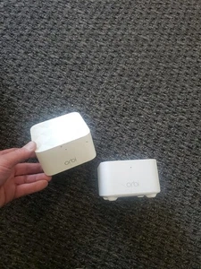 Orbi RBS10 Wifi Mesh Router System con 1 prolunga RBR10 satellitare senza cavo - Foto 1 di 3