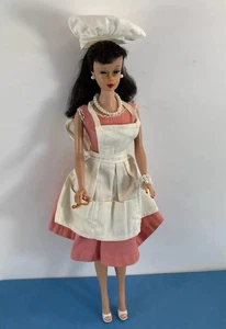 Vintage #5 Japan Pferdeschwanz Barbie Q #962 Grillkleid mit Schürze Kochmütze 60er - Bild 1 von 24