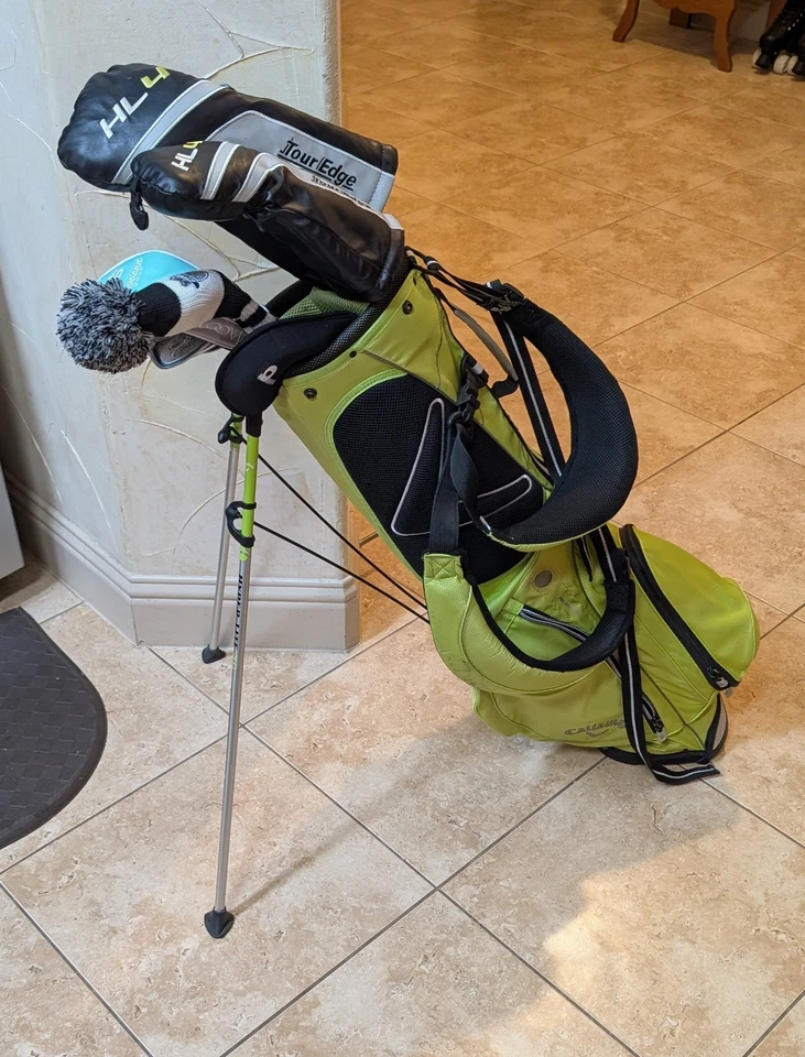 LADY Tour Edge Pro,Full Set Of Golf Clubs.  ALL THE CLUBS U NEED TO GOLF WITH. - Image 1 of 4