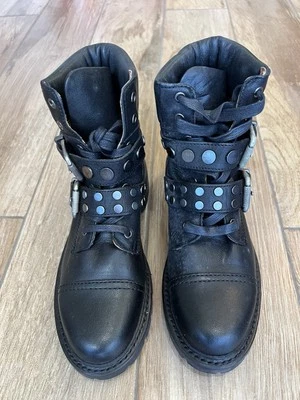 Botas para mujer FRYE Samantha de cuero negro con tachuelas de senderismo combate México 6 Foto 1 de 4