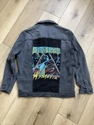 NUEVO Def Leppard Desteñido Negro Comida Chatarra Jean Parche Manga Larga Chaqueta S Botones Foto 1 de 4