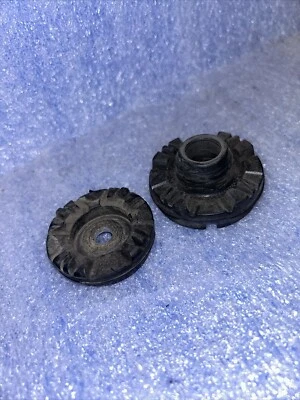 AUDI Q7 2018 4M soporte radiador soporte aislante montaje 4M0121268A con perno Foto 1 de 4