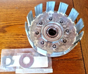 KIT DE ACTUALIZACIÓN DE CESTA DE EMBRAGUE YAMAHA YFZ450R, YFZ 450R OEM, ARANDELA DE EMPUJE Y BLOQUEO - Imagen 1 de 5