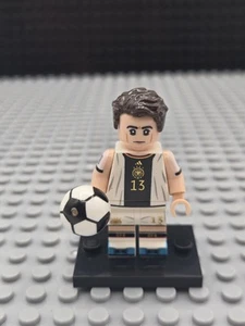 2 inch Custom Thomas Müller Minifigure Soccer Football - Picture 1 of 2