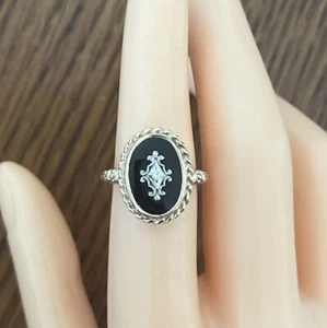 10ct Yellow Gold Onyx & Diamond Vintage Ring, UK size M 1/2, EU size 52 1/2 - Picture 1 of 5