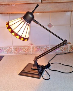 LOVELY VINTAGE ANGLEPOISE TIFFANY SHADE TABLE LAMP/ WORKING ORDER - Picture 1 of 9