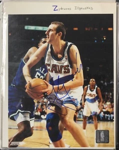 Vintage Cleveland Cavaliers Zydrunas Ilgauskas 8x10 Signed Color Action Photo - Picture 1 of 1