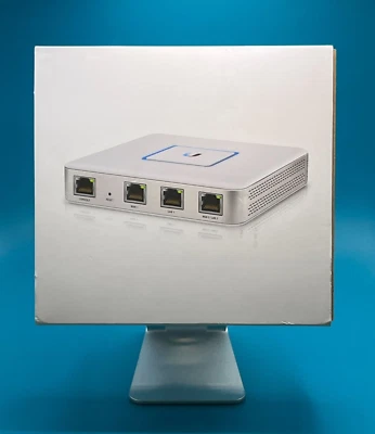 ROUTER GATEWAY SEGURIDAD UNIFI CON CAJA ABIERTA GIGABIT ETHERNET Foto 1 de 3