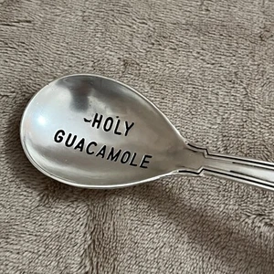 🥑 HEILIGE GUACAMOLE silberfarbener Löffel geometrisches Design 6 Zoll Servieren Party Fiesta - Bild 1 von 5