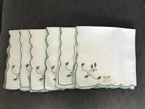 6 Vgt. Imperial Elegance Christmas Holly Embroidered Scalloped Edge Napkins New - Picture 1 of 5