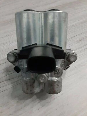 2014-2018 CHEVROLET  IMPALA 2.5 L VARIABLE VALVE TIMING SOLENOID OEM  12633613* - Image 1 of 4