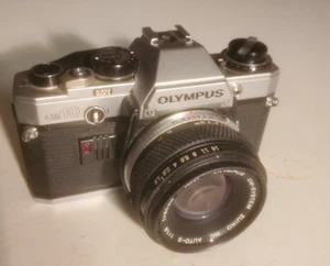 Olympus OM-10 Chrome Manual Camera + Olympus 50mm f/1.8 OM Lens - Bild 1 von 8