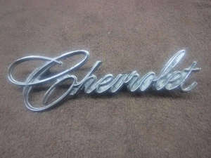 1970,71,72,73,74,75,76 Chevrolet Impala, B/A, Biscayne Trunk Script #9818006 - Bild 1 von 6