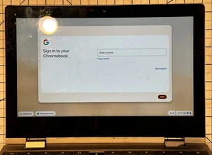 Lenovo - 14e - Chromebook - S345-14AST - Silber - Laptop - Intel - Touchscreen - Bild 1 von 7