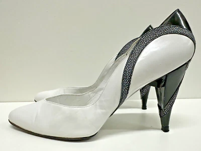 Stuart Weitzman women size US 7B  vintage white leather pointy heel shoes - Image 1 of 4