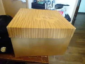 The Fair of Texas Hat Box Vintage Storage box 12 x 12 x 8 Collectible - Picture 1 of 3