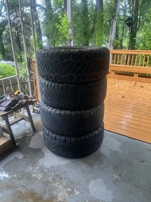 Juego de 4 neumáticos de camión Foto 1 de 4