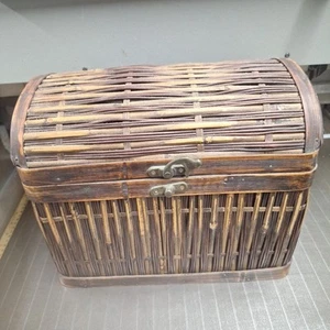 WOOD and RATTAN WOVEN STORAGE CHEST w/HINGED LID & 2 SIDE HANDLES 13"X10.5"X8.5" - Picture 1 of 7