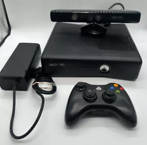 Xbox 360 Console 4GB Bundle, Kinect, Controller Power- Model 1439 - Picture 1 of 10
