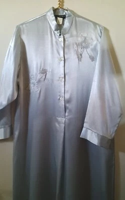 NATORI СИНИЙ INTATES ШЕЛКОВИСТЫЙ ВЫШИТЫЙ NITE ПЛАТЬЕ LOUNGE НОСИТЬ РАЗМЕР МАЛЕНЬКИЙ ЖЕНЩИН  - Изображение 1 из 4