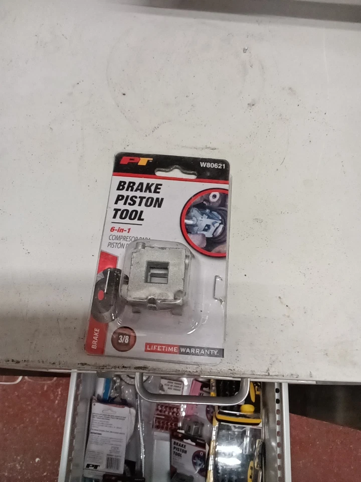 Herramienta de rendimiento W80621 Herramienta de pistón de freno de disco de accionamiento de 3/8 pulgadas, 9133 Foto 1 de 1
