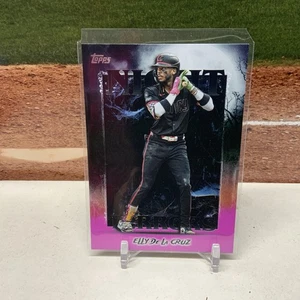 2025 Topps Update ELLY DE LA CRUZ Night Terrors Pink Parallel Cincinnati Reds - Picture 1 of 2