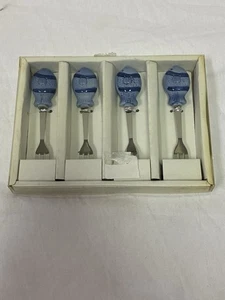 Juego de 4 tenedores de cóctel figurativos de porcelana pescado azul camarón anfitriona nuevos en caja - Imagen 1 de 4