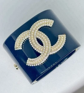 CHANEL 2024 New Crystals & Pearls on CC Black Resin CUFF Bracelet Birkin - Picture 1 of 7