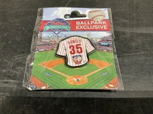 Camiseta deportiva de jubilación PHILLIES ~ 2024 Cole Hamels número exclusivo PIN SGA - Imagen 1 de 1