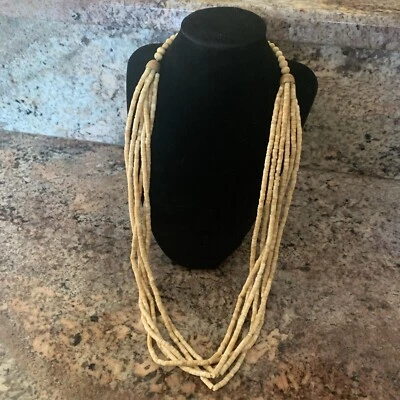 6 hebras en este collar largo bronce como decoración beige con cuentas blanco/hueso Foto 1 de 4