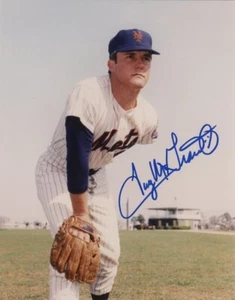 Tug McGraw Signed Autographed Glossy 8x10 Photo New York Mets - Picture 1 of 1