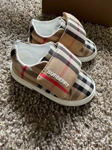 Burberry Toddler Shoes 4c - Picture 1 of 6