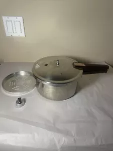 Vintage Presto 409A 4 Quart Aluminum Pressure Cooker Pot With Jiggler & Rack - Picture 1 of 8