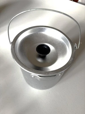 Maceta de camping de aluminio vintage con mango y tapa tamaño H-5 pulgadas W-5,6 pulgadas nueva Foto 1 de 2