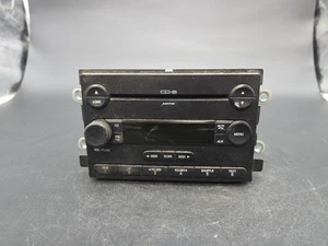 2007-2007 Ford Freestyle Am Fm Cd Player Radio Receiver GMXVE X19-600 - Bild 1 von 9