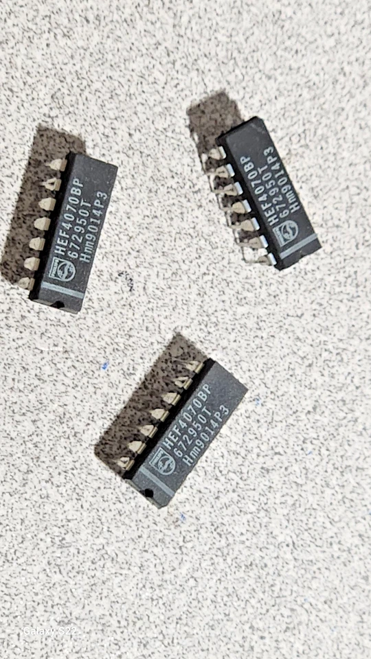 PHILIPS IC HEF4070BP DIP-14 (JUEGO DE 3) USADO EN DIVERSAS APLICACIONES Foto 1 de 1