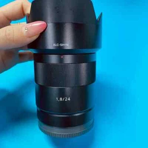 Sony SEL24F18Z Carl ZEISS Sonnar T E 24mm F1.8 ZA Wide Angle Prime E-Mount Lens - Picture 1 of 6