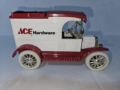 Camión de reparto Ace Hardware 4ta edición banco de metal fundido a presión modelo T 1913  Foto 1 de 4