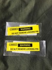 2 HMMWV Aufkleber WARNING DO NOT REMOVE LOCKING PIN ca. 10cm x 5cm 