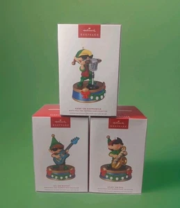 2024 Hallmark Ornaments NORTH POLE TREE TRIMMERS Juego de 3 Banda Nuevo - Imagen 1 de 3