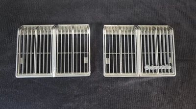 1978 1979 Oldsmobile Supreme Cutlass conjunto de grade 561596 561597 - Imagem 1 de 4