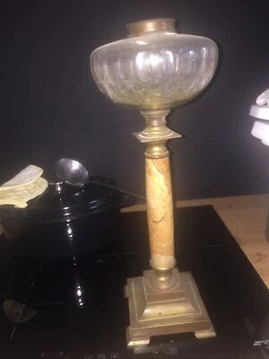 LAMPE PETROLE 19E MARBRE Pied Colonne Et Réservoir En L’état - Photo 1/4