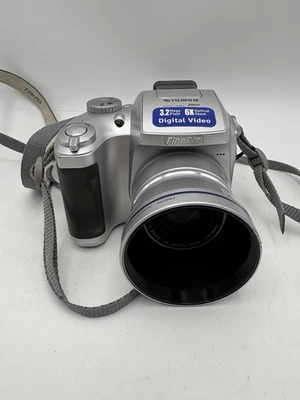 Fuji Finepix S3500 Digital Camera - FULLY TESTED AND WORKING With Case - Image 1 of 4