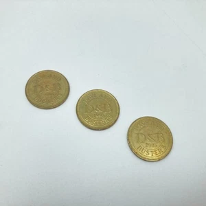Dave & Busters TOKENS 1996, 2005 - Picture 1 of 2