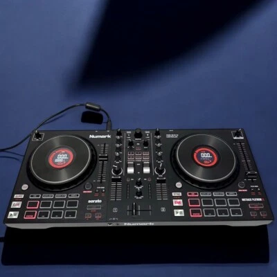 Numark Mixtrack Platinum FX 4-Deck Serato DJ Controller getestet/funktionstüc... - Bild 1 von 4