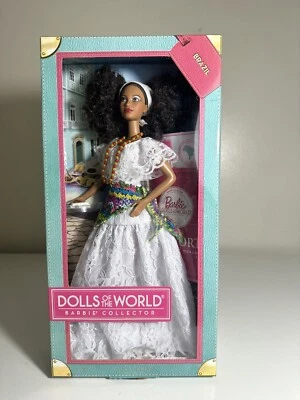 Muñecas del Mundo Brasil Barbie 2011 Etiqueta Rosa Pasaporte Serie Mattel  Foto 1 de 4