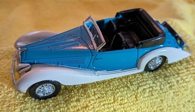 Винтажный литой автомобиль Solido No48 1931 Delahaye 135 бежевый с желтовато-коричневым верхом, без коробки - Изображение 1 из 3