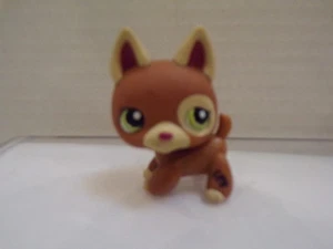 Littlest Pet Shop~#1362~Deutscher Schäferhund~Hund~braun~beige Augenklappe~grüne Punkte Augen - Bild 1 von 3